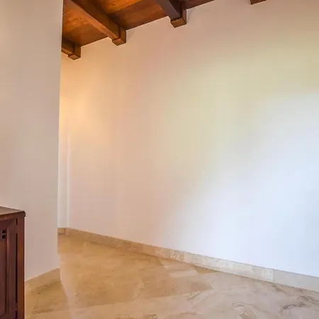 Awesome In With Kitchen Apartment *